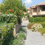 Ξενοδοχείο με διαμερίσματα Baia De Bahas - &