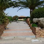 Ξενοδοχείο με διαμερίσματα Baia De Bahas - & 3*