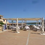 Ξενοδοχείο με διαμερίσματα Baia De Bahas - & 3*