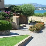 Ξενοδοχείο με διαμερίσματα Baia De Bahas - &