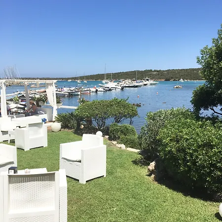 מלון דירות Baia De Bahas - & 3*