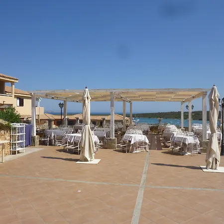 מלון דירות Baia De Bahas - & 3*