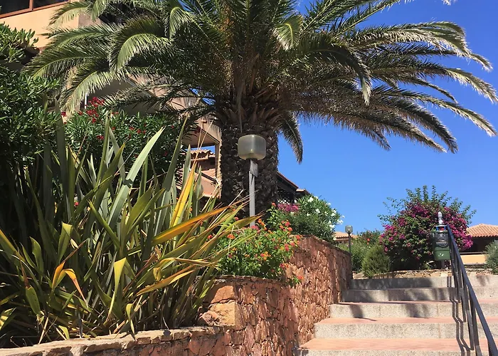 Aparthotel Baia De Bahas - & 3*