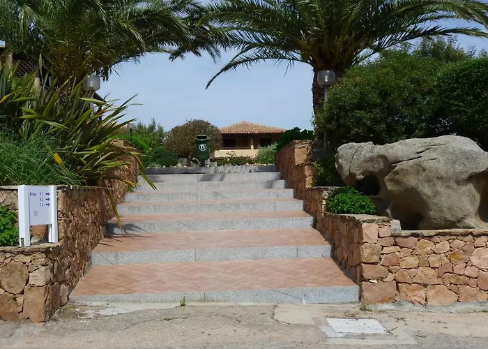 Aparthotel Baia De Bahas - & 3*